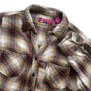 BTC Women’s M Tan Black Pink, Plaid Collared Long Sleeve Button Up Flannel Shirt
